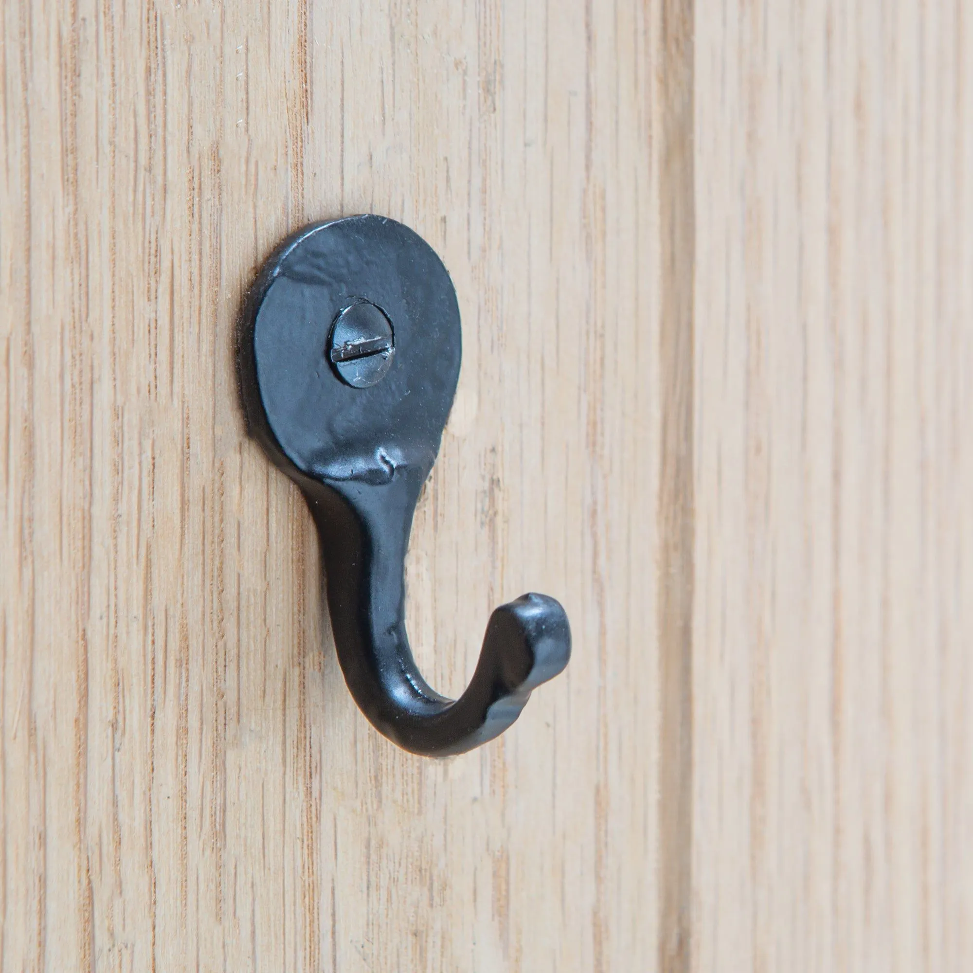 25mm x 45mm Black Hammered Round Plate Single Hook - By Hammer & Tongs