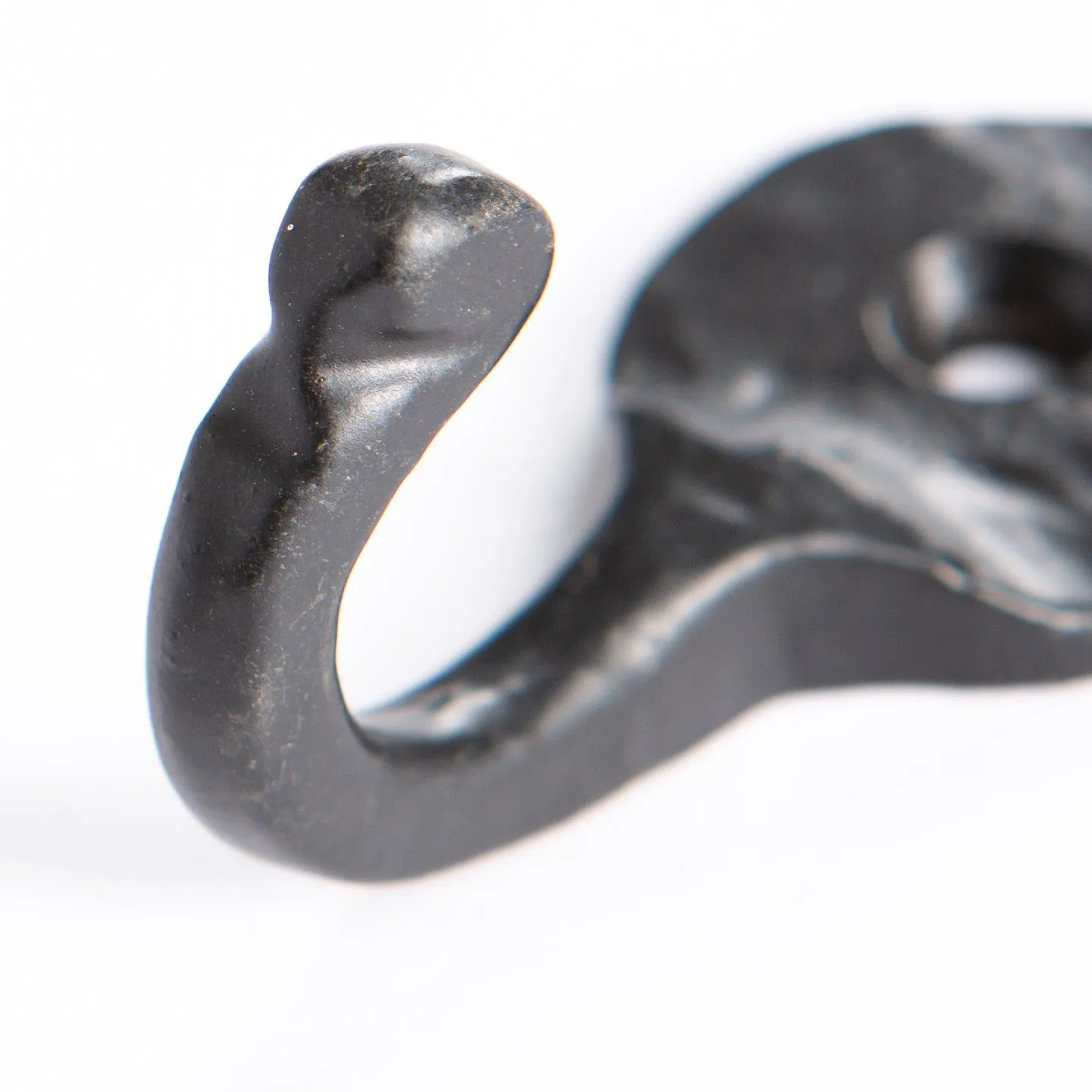 25mm x 45mm Black Hammered Round Plate Single Hook - By Hammer & Tongs