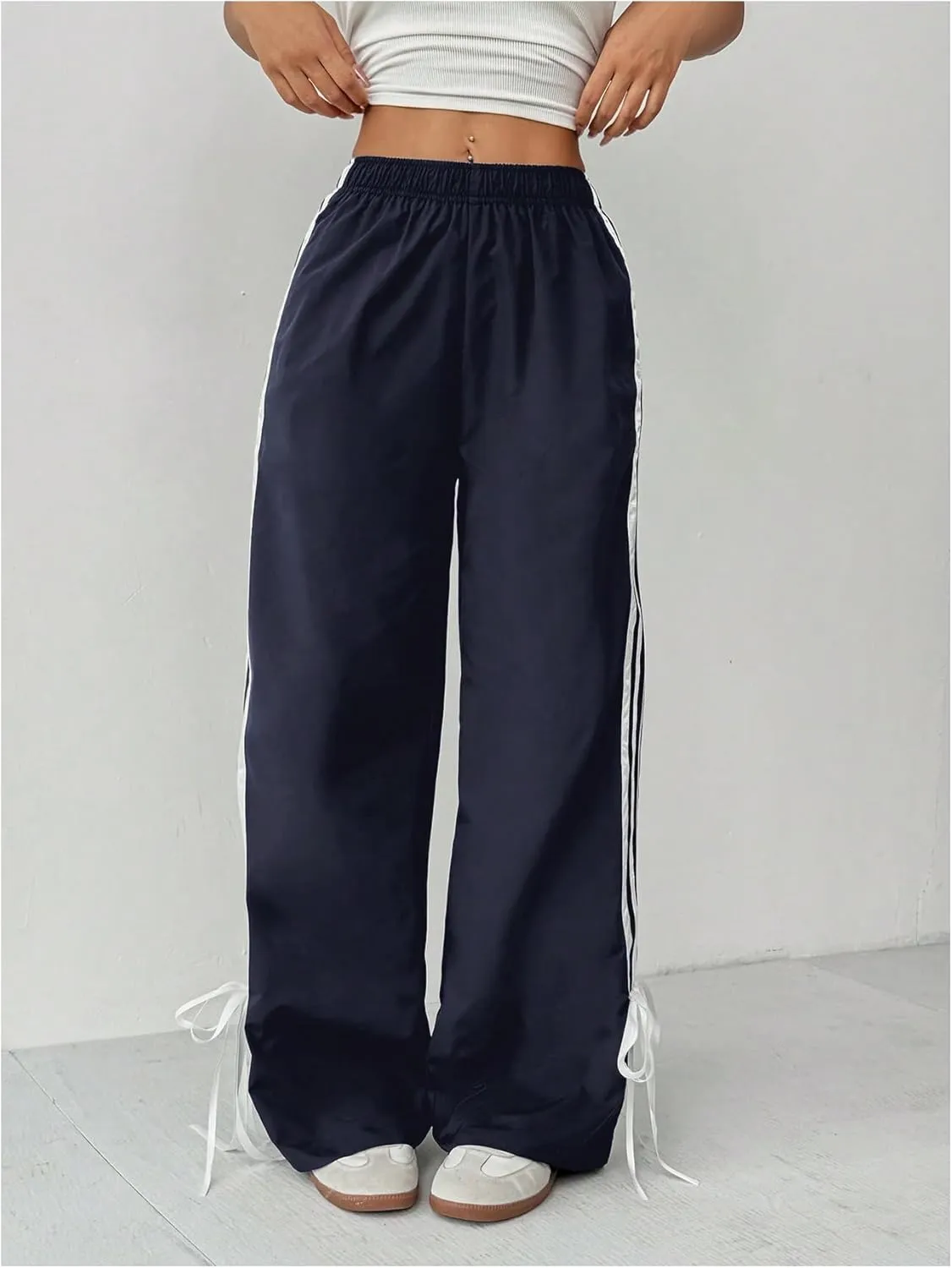 WDIRARA Women's Petite Side Striped Bowknot Track Pants Elastic Waist Wide Leg Baggy Sweatpants Streetwear