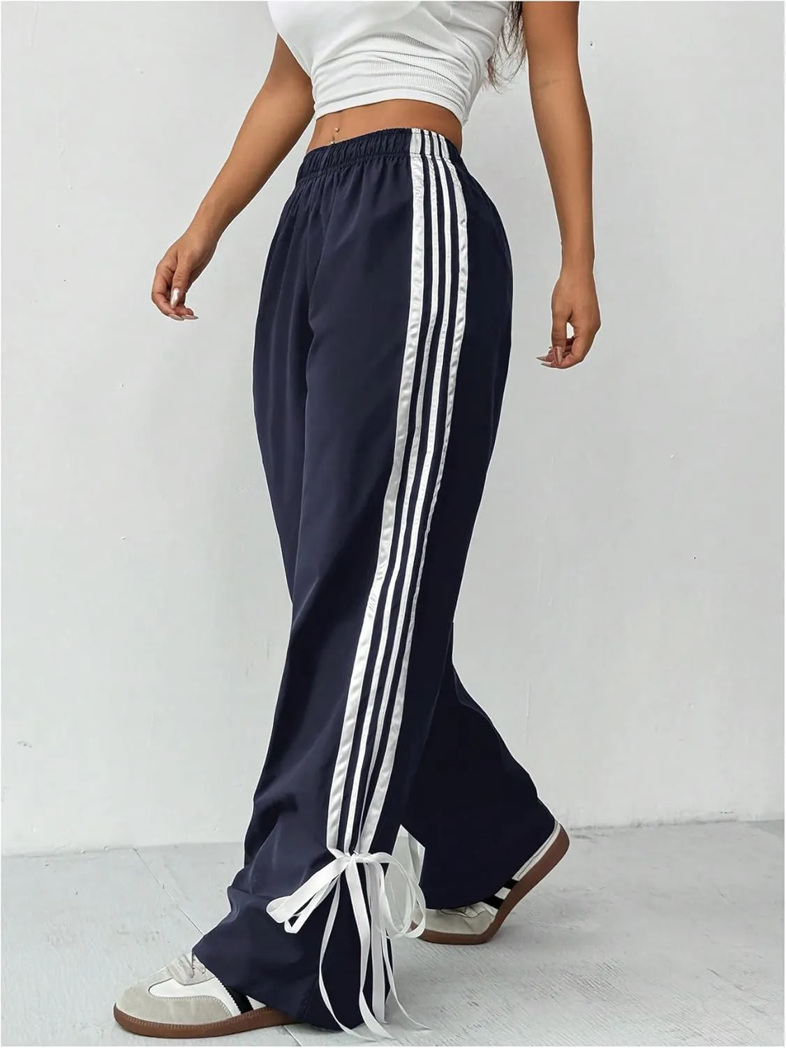 WDIRARA Women's Petite Side Striped Bowknot Track Pants Elastic Waist Wide Leg Baggy Sweatpants Streetwear